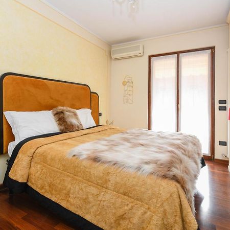 Prestige Apartment Сирмионе Экстерьер фото