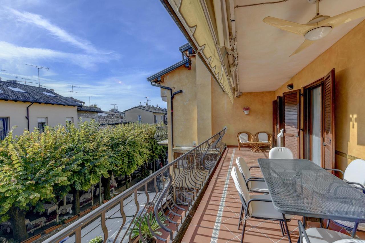 Prestige Apartment Сирмионе Экстерьер фото